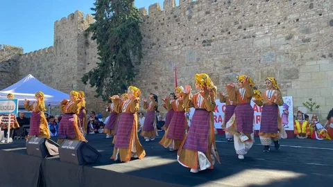 Sinop'ta Renkli Halk Oyunları Şenliği