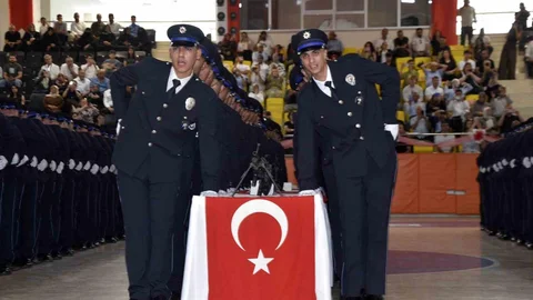 Bitlis'te 407 Polis Memuru Mezun Oldu