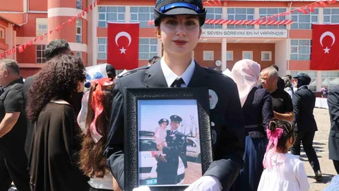 Şehit Babasının İzinden Polis Oldu