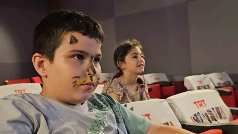 Zonguldak'ta TRT Sinema Tırı Etkinliği
