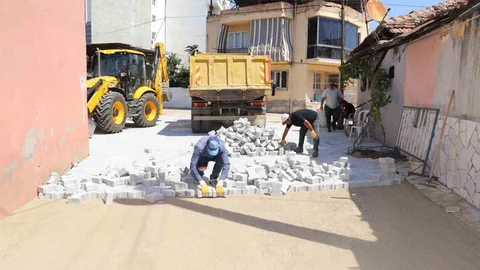 Nazilli'de Yol Yenileme Çalışmaları Devam Ediyor