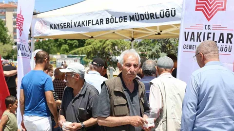 Kırşehir'de Aşure İkramı Yoğun İlgi Gördü