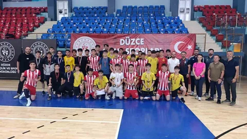 Düzce'de Futsal Müsabakaları Tamamlandı