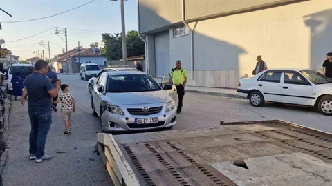 Çorum'da Alkollü Sürücü Park Halindeki Araçlara Çarptı