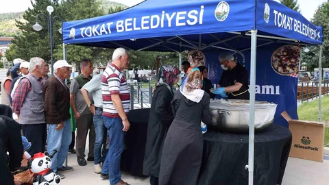 Tokat'ta Aşure İkramı Yapıldı