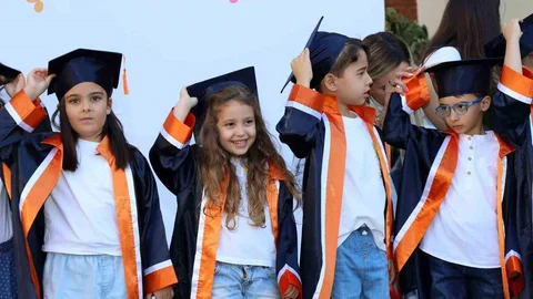 İzmir'de Mezuniyet Coşkusu