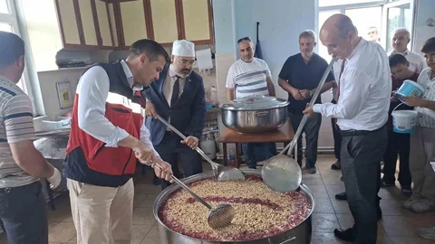 Kütahya Hisarcık'ta Aşure Geleneği Devam Ediyor
