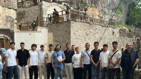 Bayburt'ta Öğrencilere Gezi Ödülü