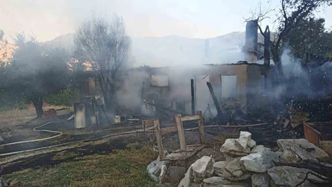 Denizli'de Tek Katlı Evde Yangın