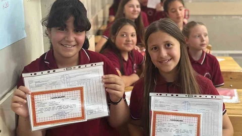Kırklareli'de 53 Bin Öğrenci Karnelerini Aldı