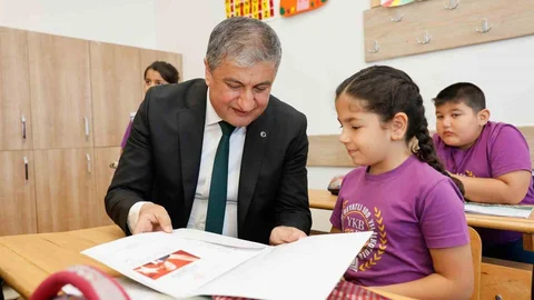 Adana'da 485 Bin Öğrenci Karnelerini Aldı