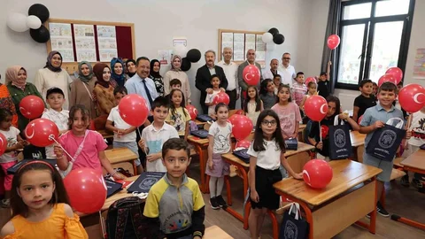 Kayseri'de Karneler Dağıtıldı