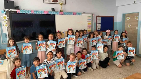 Bilecik’te Öğrenciler Karnelerini Aldı