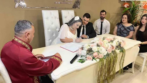 Adana'da Nikah Dairelerinde Yoğunluk Yaşandı