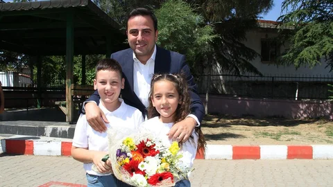 Kula'da 5 Bin 557 Öğrenci Karnelerini Aldı