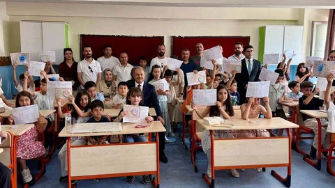 Hakkari'de 69 Bin Öğrenci Karnesini Aldı