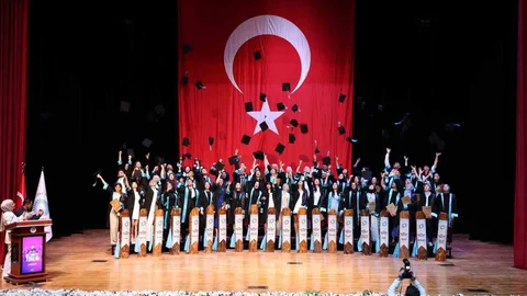 Niğde'de Mezuniyet Töreni Coşkusu