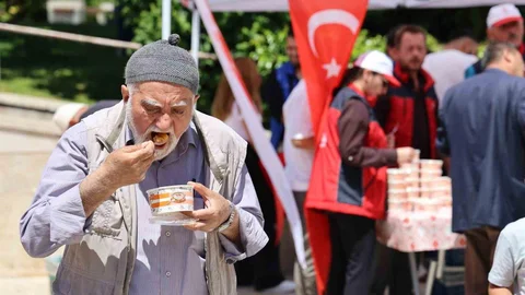Sivas'ta Aşure İkramı Yapıldı