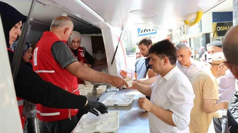Elazığ'da Aşure İkramı Yapıldı