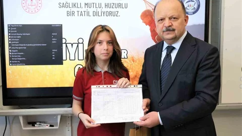 Kastamonu'da 52 Bin Öğrenci Karnelerini Aldı