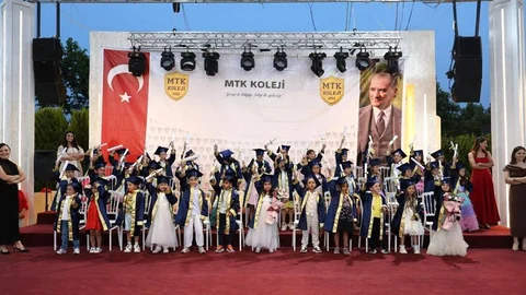 Muğla'da Mezuniyet ve Karne Töreni