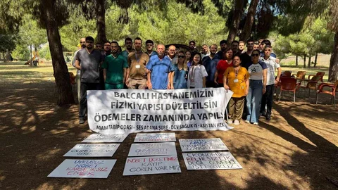 Adana'da Sağlık Çalışanları Üç Gün İş Bıraktı