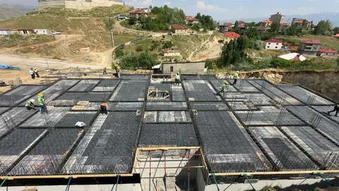 Yüksekova’da Güvenli Konut Projesi Devam Ediyor