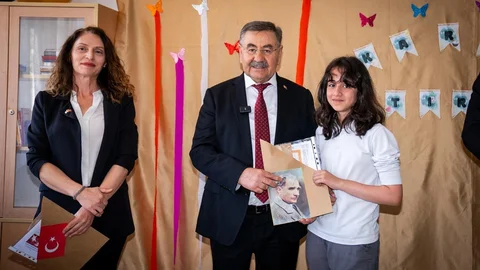 Gölbaşı'nda Karne Töreni Coşkusu