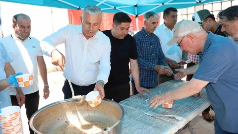 Aksu'da Aşure İkramı Düzenlendi