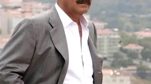 Kadir İnanır Hayatını Kaybetti