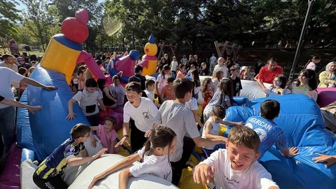 Tosya'da Karnesini Alan Çocuklar Eğlendi