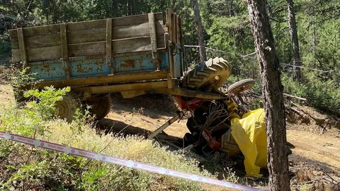 Kütahya Gediz'de Traktör Devrildi