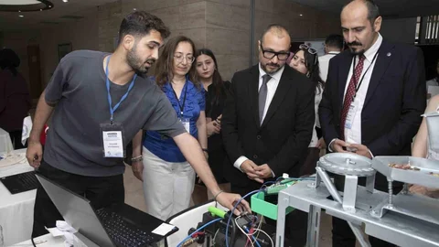 Mersin'de Kampüs ve Garaj Projeleri Tanıtıldı