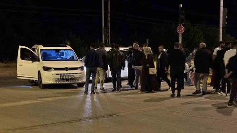 Hasköy'de İki Araç Çarpıştı