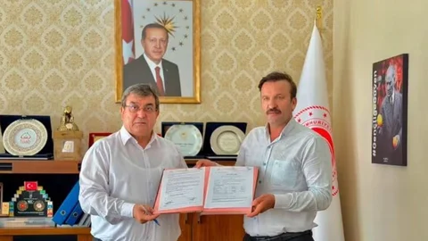 Mersin'de Üreticilere Su Tankeri ve Remork Desteği