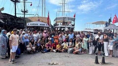 Özel Bireyler Akdeniz'de Keyifli Bir Gün Geçirdi