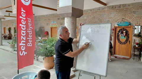Manisa'da Sanat Eğitimi Veriliyor