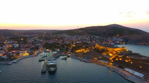 Bozcaada'ya Yazın Araç Geçişi Yasaklandı