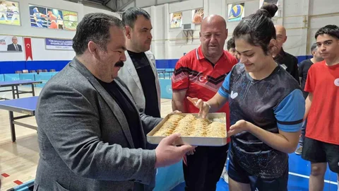 Sivas'taki Milli Sporculara Moral Ziyareti