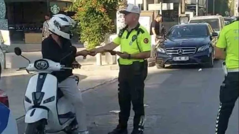 Tarsus'ta Sürücü Belgelerine Denetim Yapıldı