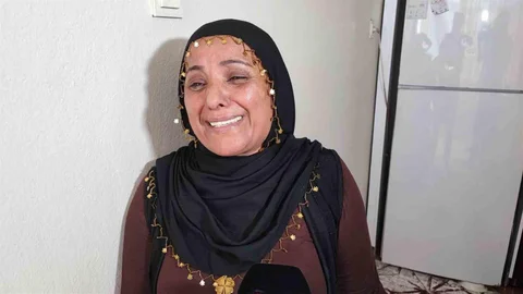 Adana'da Hapis Cezası Alan 17 Yaşındaki Kızın Annesi Gözyaşlarına Boğuldu