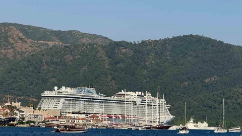 Marmaris'te Üç Kruvaziyer Ziyareti