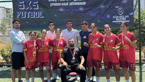Cizreli Kadınlar Futbolda Bölge Şampiyonu Oldu