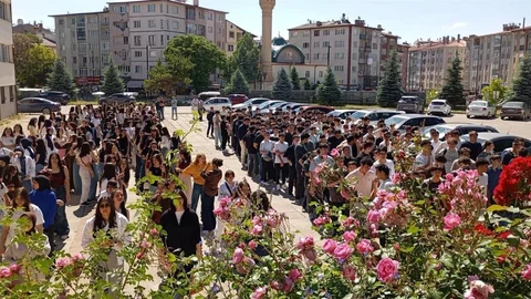 Sivas Lisesi Mezuniyet Töreni Yapıldı