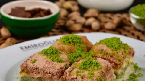 Emiroğlu Baklava'dan Yaz Aylarının Serinleten Lezzetleri