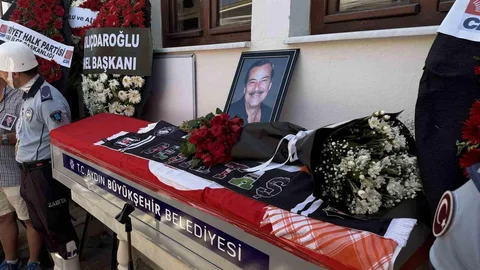 Kuşadası'nda Eski Belediye Başkanı Uğurlandı