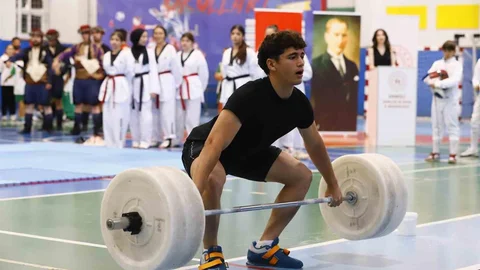 Denizli'de GSB Spor Okulları Açıldı