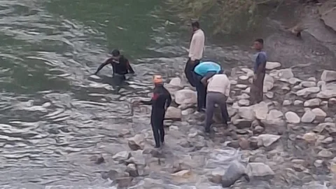 Bitlis'te Dereye Düşen Kardeşlerden Biri Hayatını Kaybetti