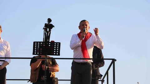 Özgür Özel İzmir'de Konuştu