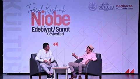 Nihat Behram Manisa'da Edebiyat Üzerine Konuştu